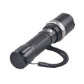 LED Q5 Zoomable 300 Lumens Luz de antorcha de tráfico recargable con la varita de tráfico